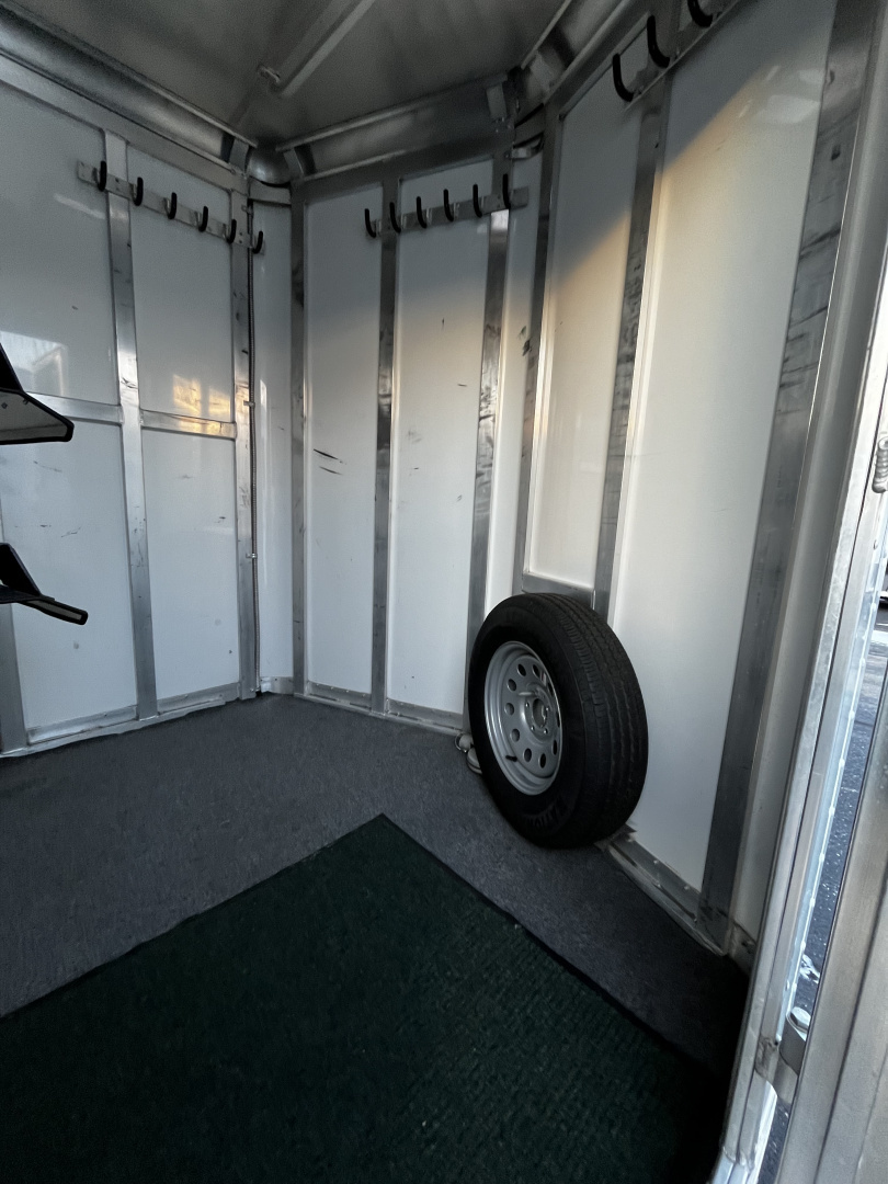 Used 2005 TA Dream Coach 2H Straight Load Bumper Pull