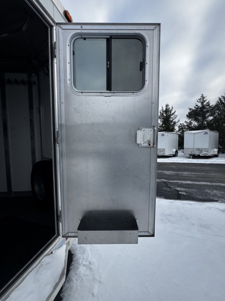 Used 2005 TA Dream Coach 2H Straight Load Bumper Pull