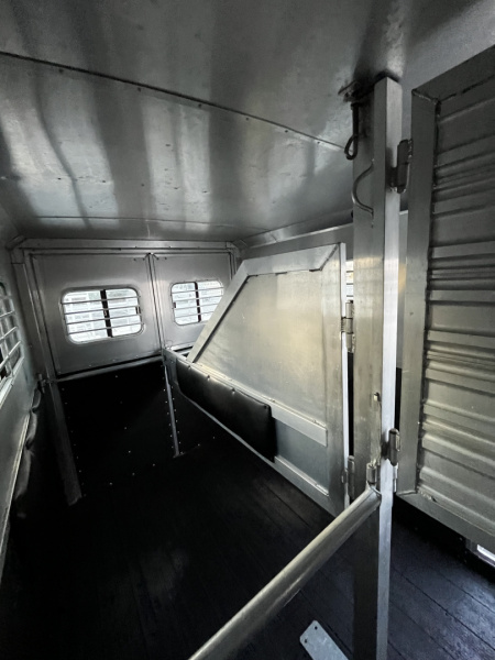 Used 2005 TA Dream Coach 2H Straight Load Bumper Pull