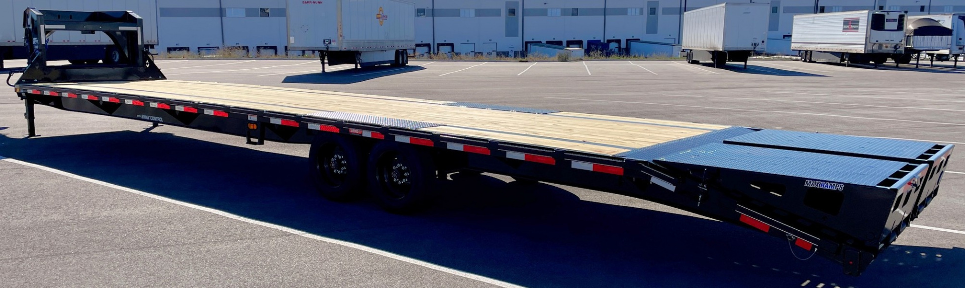 New Diamond C FMAX-208-HS 40' Gooseneck Flatbed Trailer: 18,000 GVWR, Spare, Max Ramps