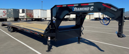 New Diamond C FMAX-208-HS 40' Gooseneck Flatbed Trailer: 18,000 GVWR, Spare, Max Ramps