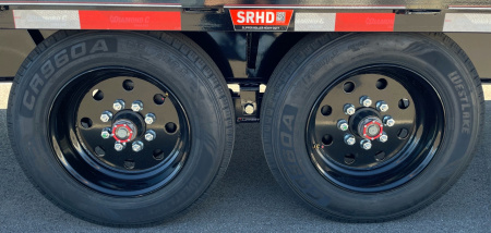 New Diamond C FMAX-208-HS 40' Gooseneck Flatbed Trailer: 18,000 GVWR, Spare, Max Ramps