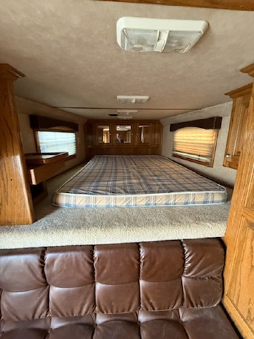 Used 2003 4-Star 4H-LQ Horse Trailer