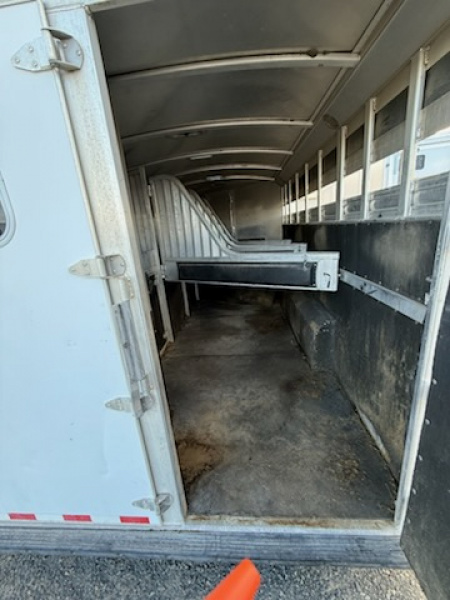 Used 2003 4-Star 4H-LQ Horse Trailer