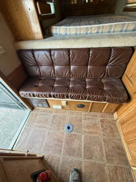 Used 2003 4-Star 4H-LQ Horse Trailer