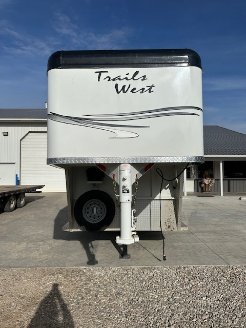Used 2024 Trails West 3 Horse Classic