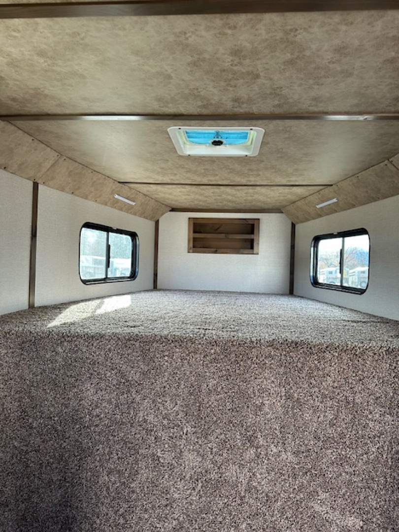 Used 2024 Trails West 3 Horse Classic