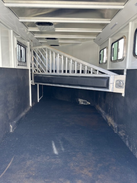 Used 2024 Trails West 3 Horse Classic