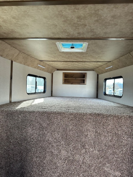 Used 2024 Trails West 3 Horse Classic