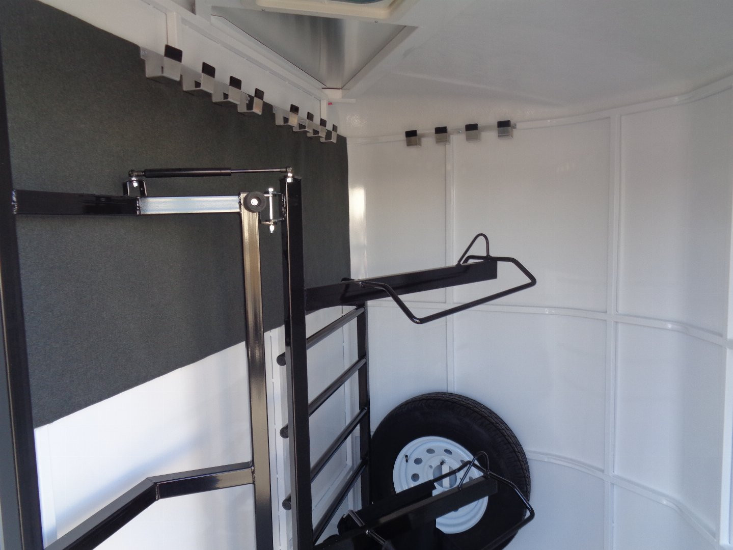 New 2026 Trails West *ADV MX II 2H * ADVENTURE MX II 2-Horse Slant Load Horse Trailer