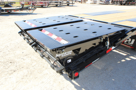 New 2026 PJ TRAILERS LD 32' Gooseneck Flatbed Trailer