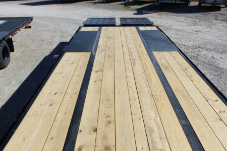 New 2026 PJ TRAILERS LD 32' Gooseneck Flatbed Trailer