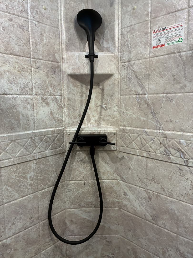 New 2026 Lakota 3H 9'LQ Horse Trailer