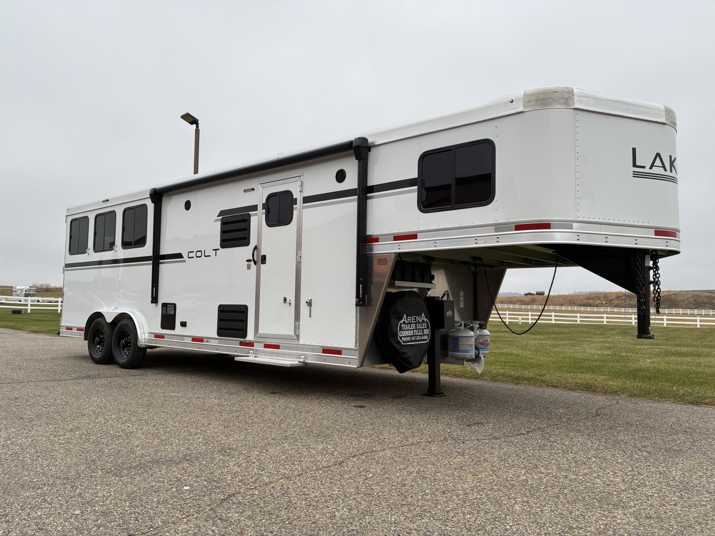 New 2026 Lakota 3H 9'LQ Horse Trailer