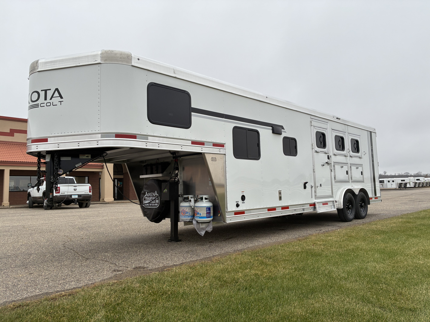 New 2026 Lakota 3H 9'LQ Horse Trailer