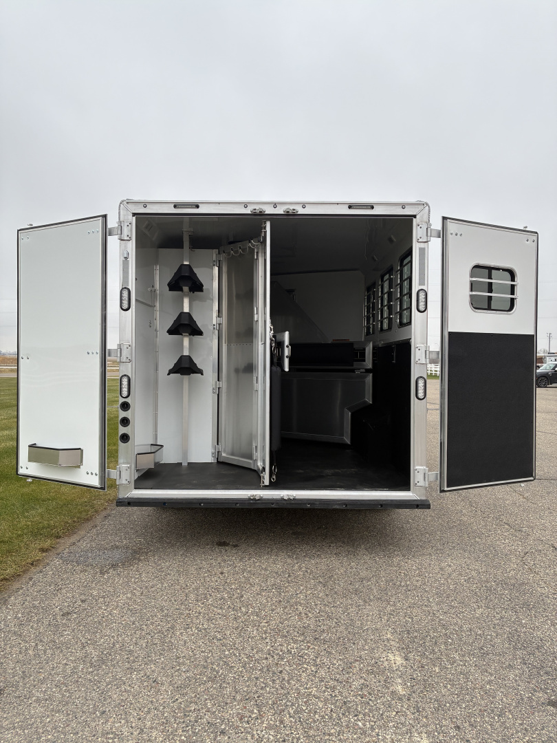 New 2026 Lakota 3H 9'LQ Horse Trailer