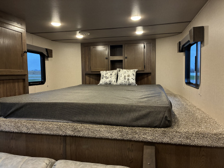 New 2026 Lakota 3H 9'LQ Horse Trailer