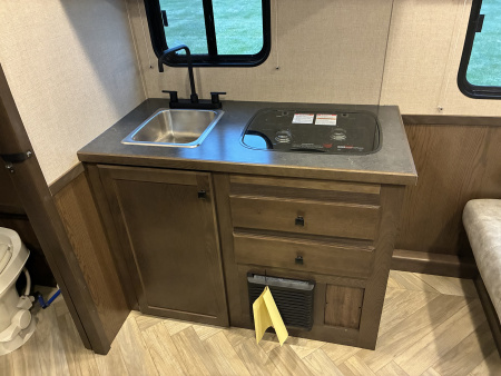 New 2026 Lakota 3H 9'LQ Horse Trailer