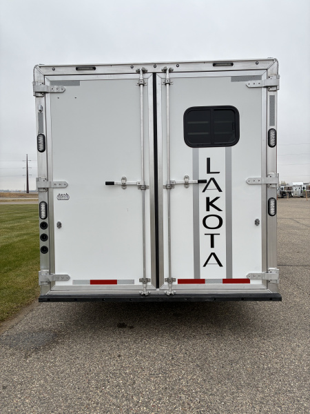 New 2026 Lakota 3H 9'LQ Horse Trailer