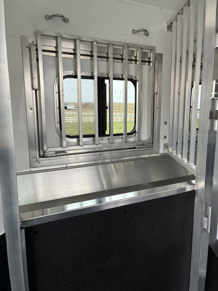 New 2026 Lakota 3H 9'LQ Horse Trailer