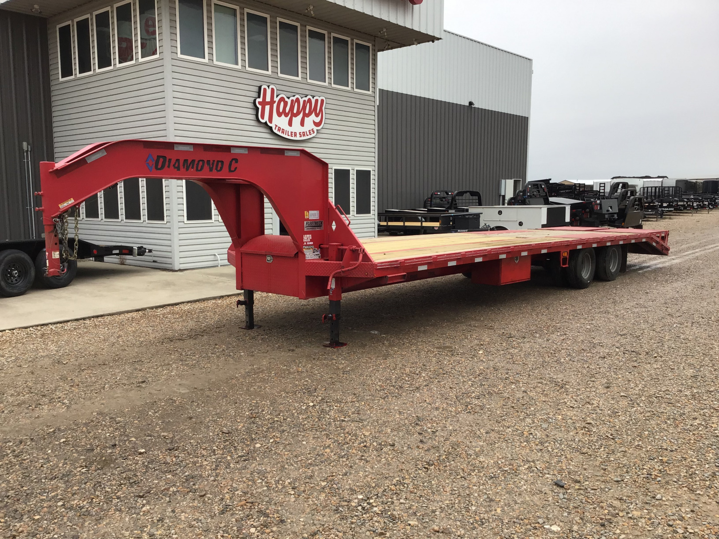Used 2020 Diamond C 102"x32' GN Flatbed w/ Max Ramps- FMAX210