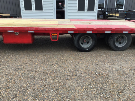 Used 2020 Diamond C 102"x32' GN Flatbed w/ Max Ramps- FMAX210