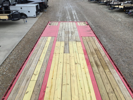 Used 2020 Diamond C 102"x32' GN Flatbed w/ Max Ramps- FMAX210