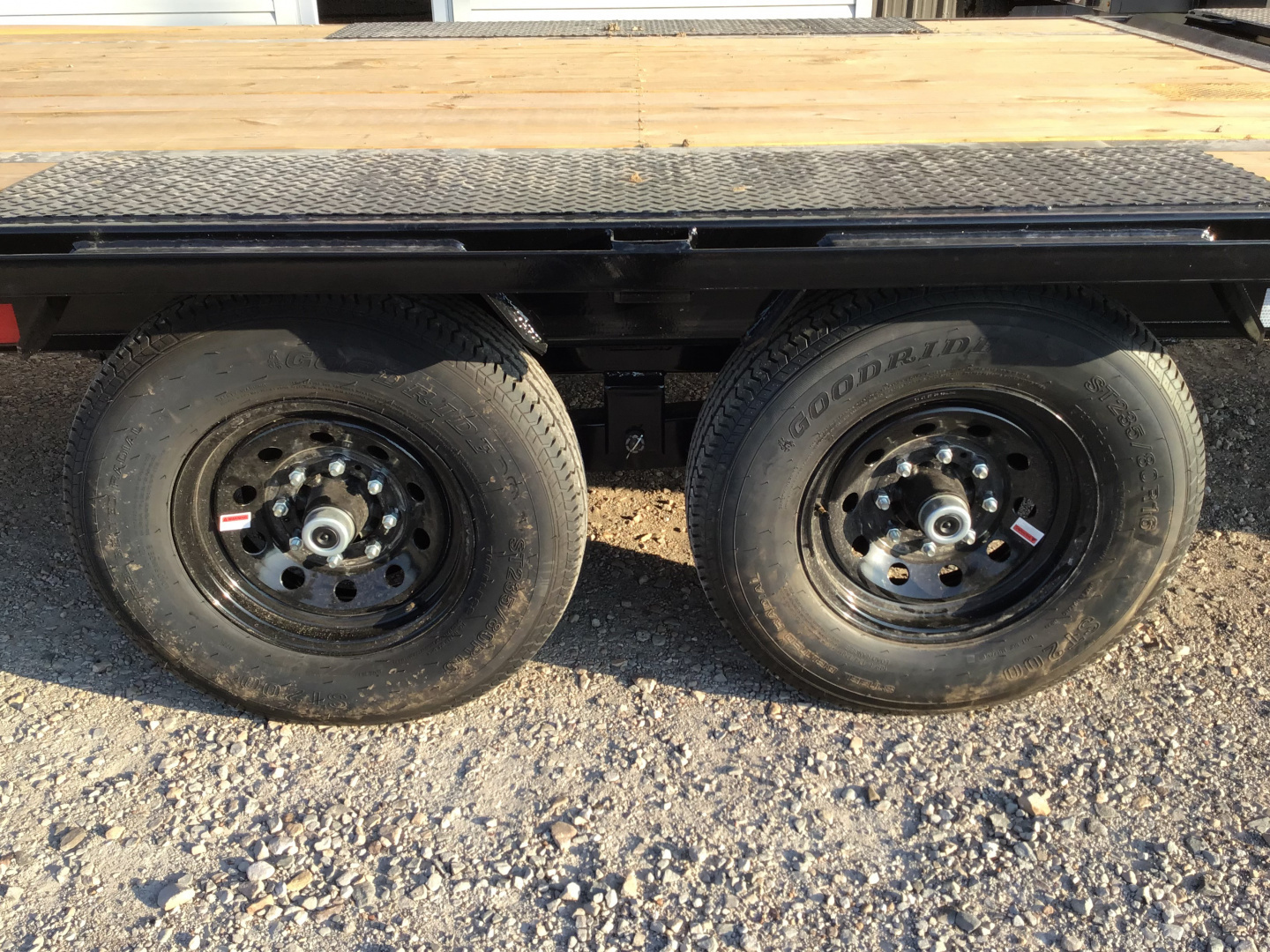 New 2026 PJ 102”x30’ Quest Gooseneck Flatbed w/ Singles – LQ