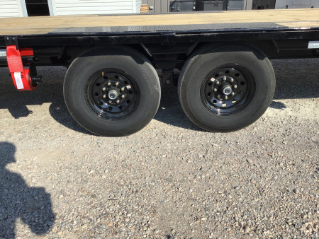 New 2026 PJ 102"x40' GN Low-Pro Flatbed w/ Singles - LS