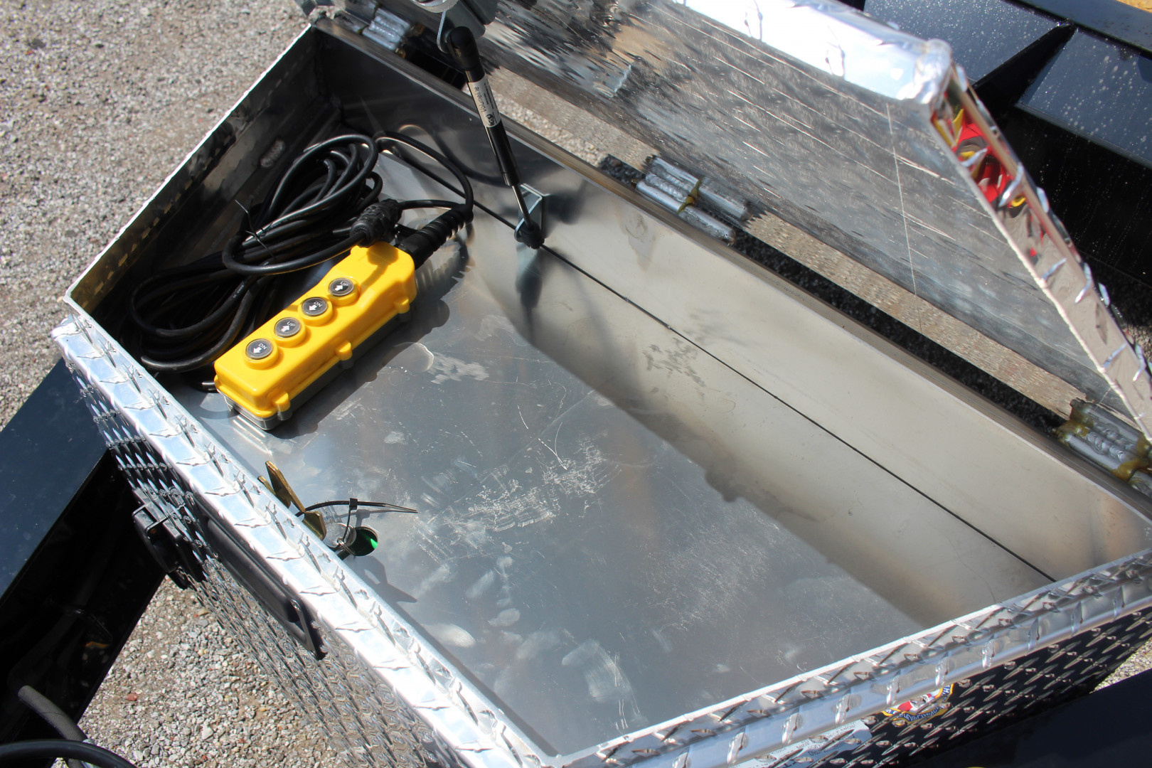 New 2026 Moritz 7' x 16' + 6' Low Pro - Hydraulic Power Tail - Equipment Trailer - 16000# GVW