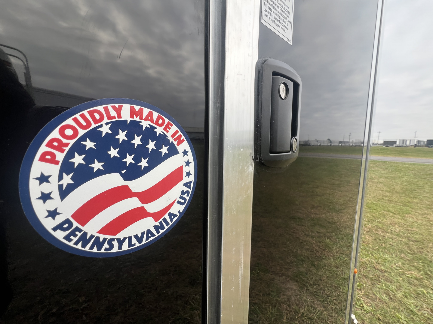 New 2026 Look Trailers 5X8 3K Ramp Door w/Side Door Cargo / Enclosed Trailer