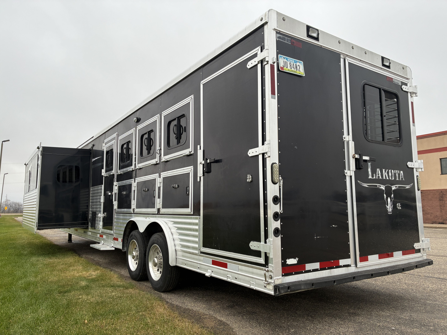 Used 2014 Lakota 4H 16LQ Horse Trailer
