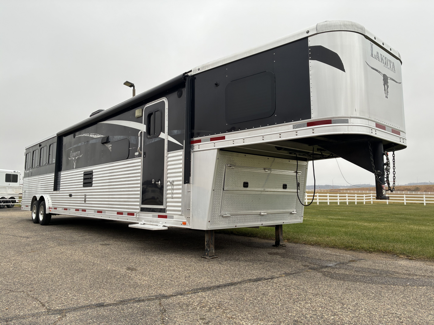 Used 2014 Lakota 4H 16LQ Horse Trailer