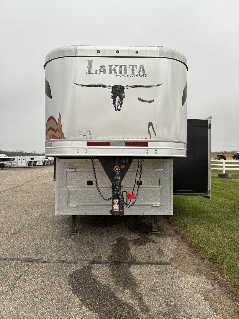 Used 2014 Lakota 4H 16LQ Horse Trailer