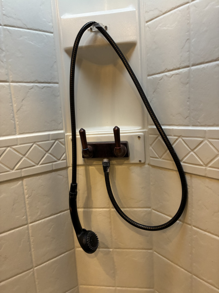 Used 2014 Lakota 4H 16LQ Horse Trailer