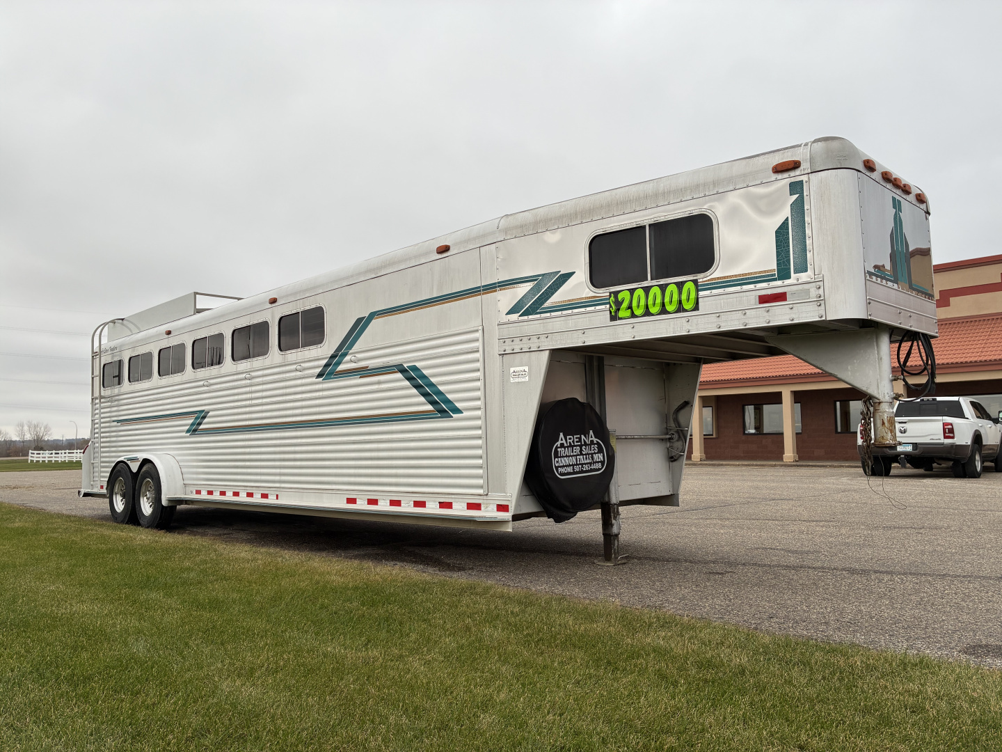 Used 1995 4-Star 6H Gooseneck Horse Trailer