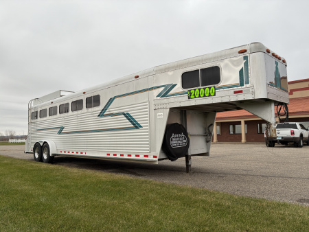 Used 1995 4-Star 6H Gooseneck Horse Trailer
