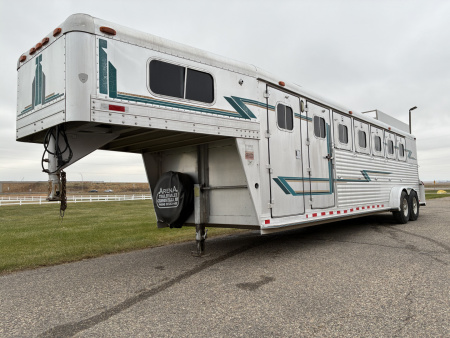 Used 1995 4-Star 6H Gooseneck Horse Trailer