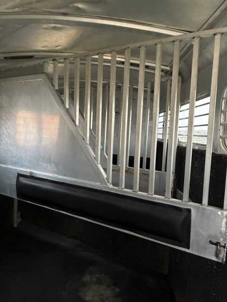 Used 1995 4-Star 6H Gooseneck Horse Trailer