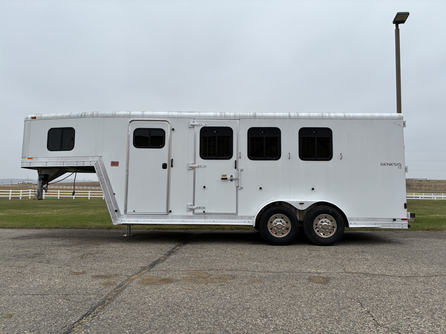 Used 2004 Kiefer 3 Horse Gooseneck Horse Trailer