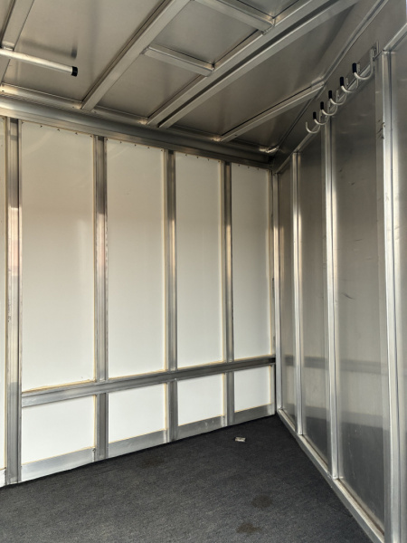 Used 2004 Kiefer 3 Horse Gooseneck Horse Trailer