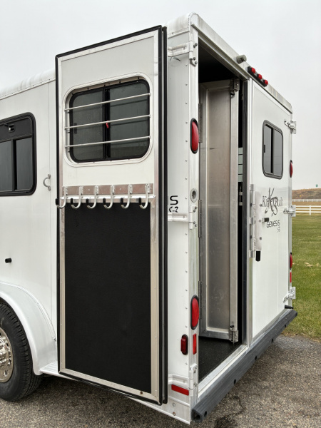 Used 2004 Kiefer 3 Horse Gooseneck Horse Trailer