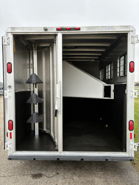 Used 2004 Kiefer 3 Horse Gooseneck Horse Trailer