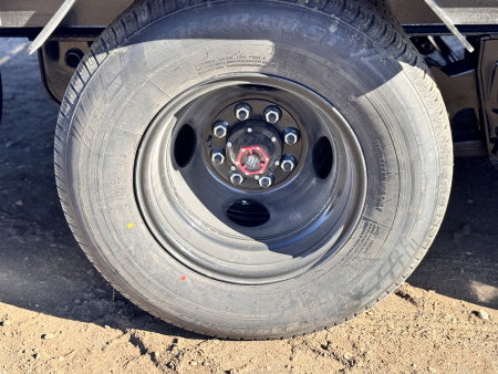 New 2026 Load Trail 8.5-32 Tandem Dual Gooseneck W/ MAX Ramps 24K GVWR