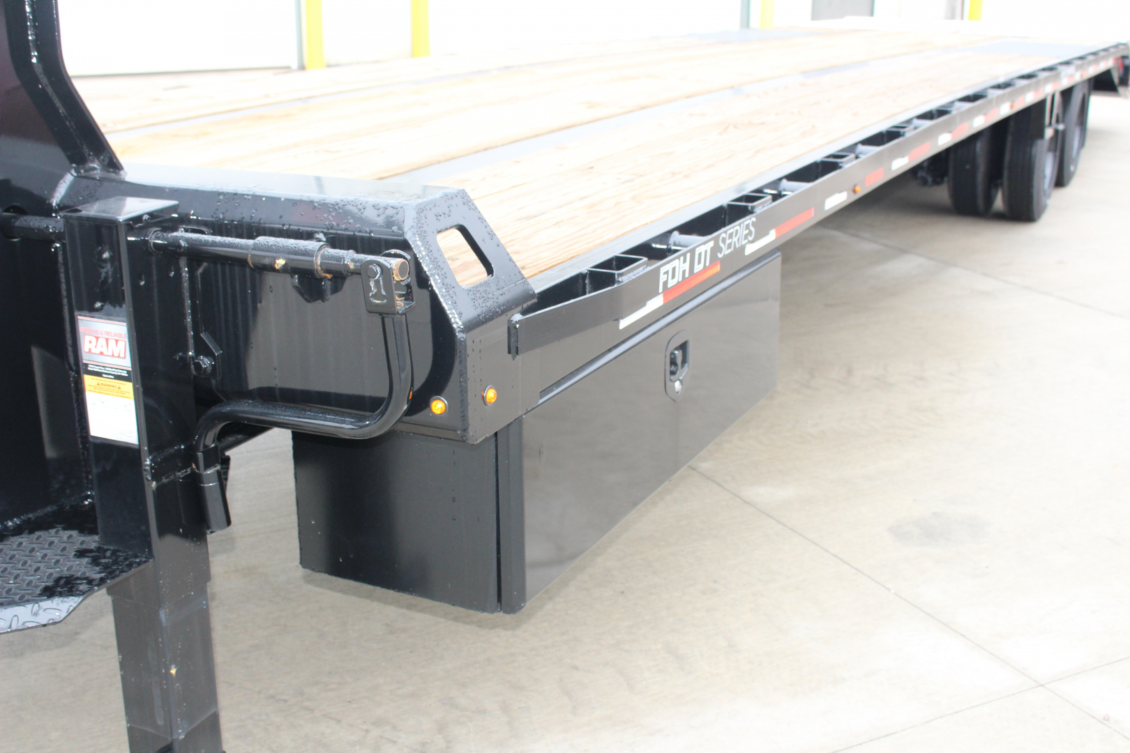 New 2025 Moritz FDGH DT 30' + 5' GOOSENECK Deckover Flatbed Trailer- Full Width Aluminum Ramps- 25900# GVW