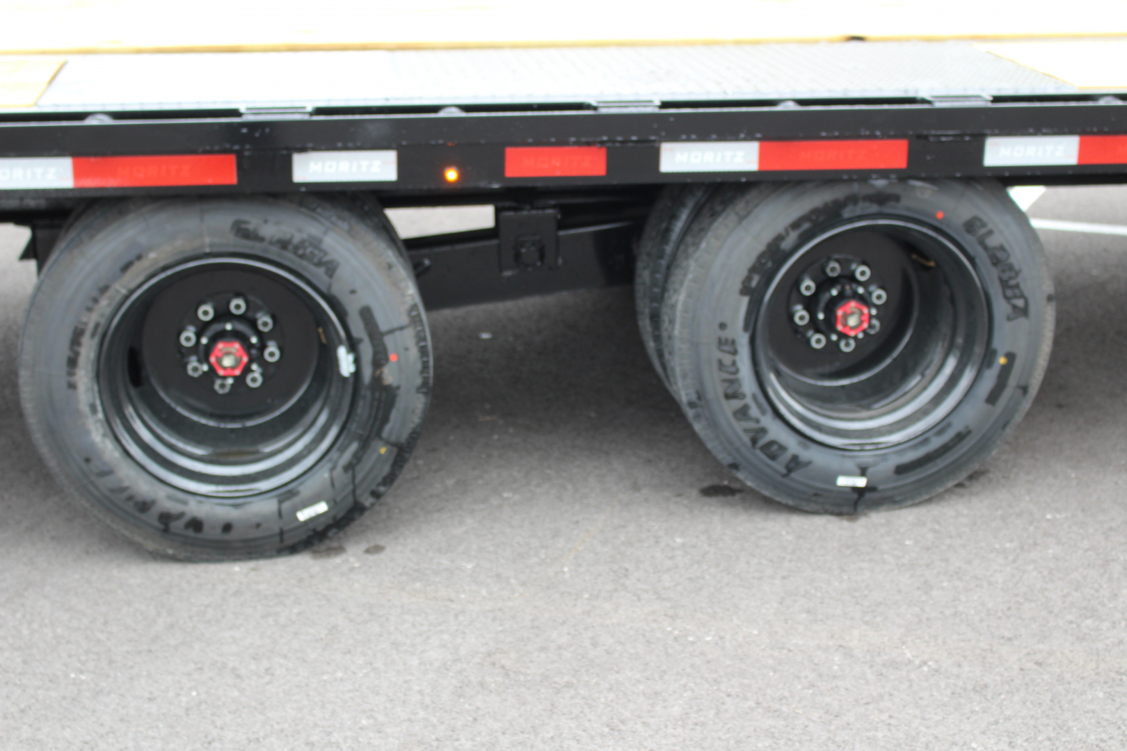 New 2025 Moritz FDGH DT 30' + 5' GOOSENECK Deckover Flatbed Trailer- Full Width Aluminum Ramps- 25900# GVW