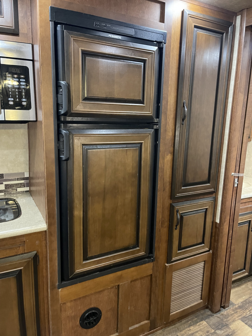 Used 2019 Bison Trailers 8318 W/ SLIDE Horse Trailer