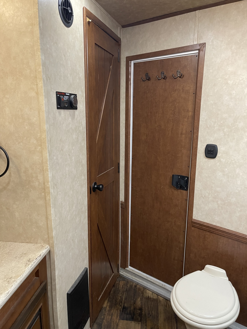 Used 2019 Bison Trailers 8318 W/ SLIDE Horse Trailer