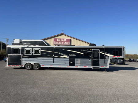 Used 2019 Bison Trailers 8318 W/ SLIDE Horse Trailer