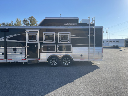 Used 2019 Bison Trailers 8318 W/ SLIDE Horse Trailer